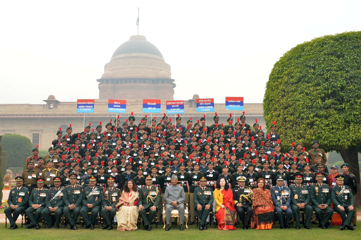 rashtrapatibhvn's tweet photo. President Kovind met tribal guests, tableaux artistes, tractor drivers, NSS volunteers, NCC cadets &amp; officials and other #RepublicDay Parade 2020 participants at Rashtrapati Bhavan today https://t.co/Byhz4UzkN8