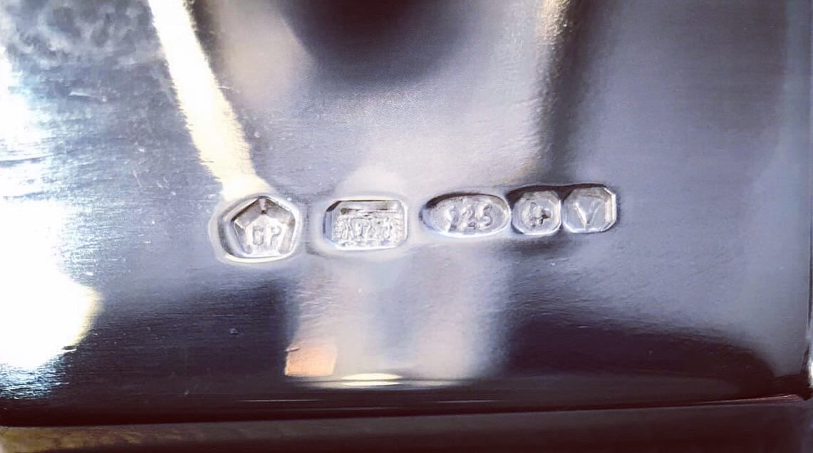 GemPortJeweller's tweet photo. Very special cufflinks cast in precious metal for a special VIP customer.
Beautifully robust, very much like the recipient and complete with GemPorts very own GP hallmark. @miketindall13
@anchorcertgroup
We shall further update this post later this week. #initialcufflinks https://t.co/sdHxeAVoNR