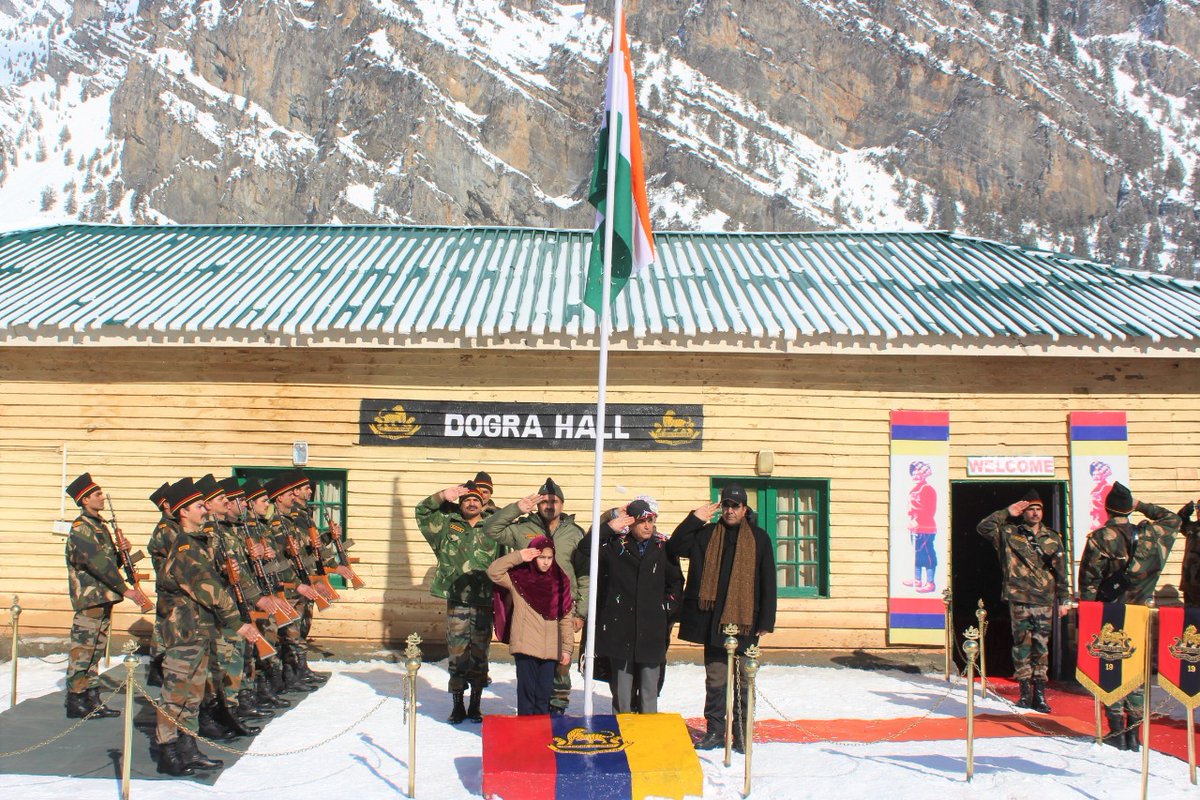 adgpi's tweet image. #KnowYourArmy

#SnowLeopardBrigade celebrated #RepublicDay with locals of #Gurez. Highly spirited Guraizi's &amp;amp; energetic students from various schools participated &amp;amp; organised a cultural programme during the event.

#IndianArmyforAwam