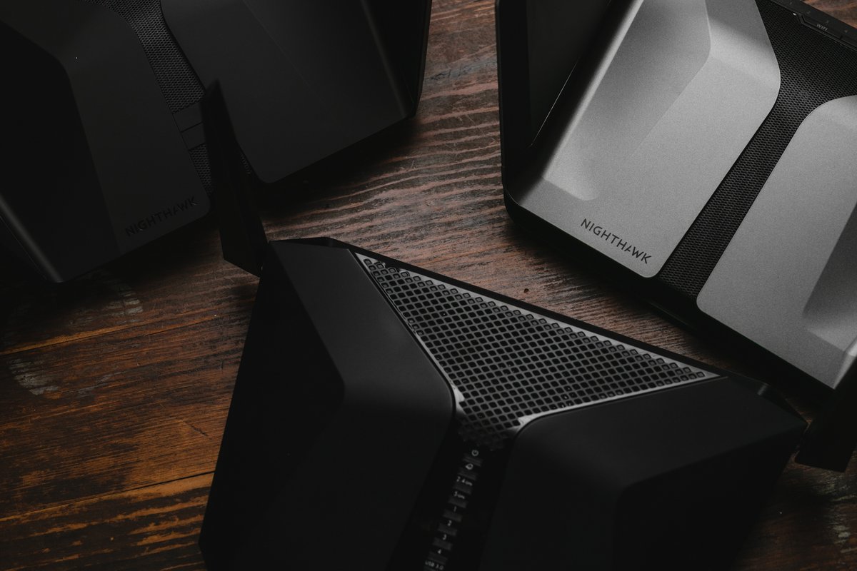 NETGEAR_UKI's tweet photo. Can your #WiFi keep up?
#NighthawkAX routers with #WiFi6 create a bandwidth super-highway to support the growing number of connected devices in your smart home. https://t.co/9zKrxW6DsH https://t.co/EJEW7pw42Q