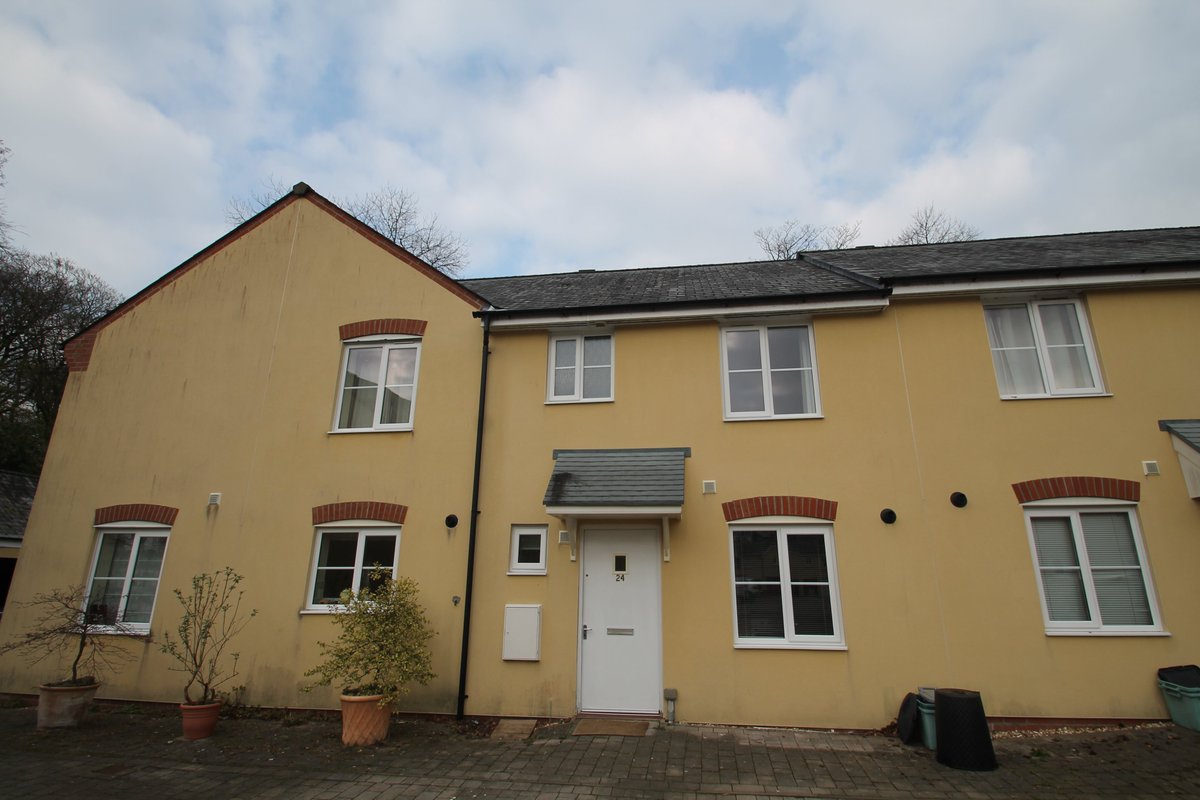 LettingsMB's tweet photo. Searching for a new #home? M&amp;B #Residential #Lettings have a lovely variety of #properties available to #rent.

Pictures: Coach House, Saxon Road, Kithill View &amp; Powisland Drive.

Call our office on 01752 759905 or visit our website https://t.co/YHEXrH5jCE for more information. https://t.co/0NqHf355dp