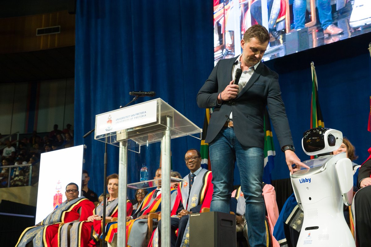 UPTuks's tweet photo. “We take pride in and care for each of you, from today until you graduate.” – UP VC Prof Tawana Kupe welcoming our first-years on Saturday. Click the link for more & see the best pics of the day; tag yourself/ a new friend if you spot them! https://t.co/Pa25S84d9r #UPWelcomeDay https://t.co/EvRLPjswN7