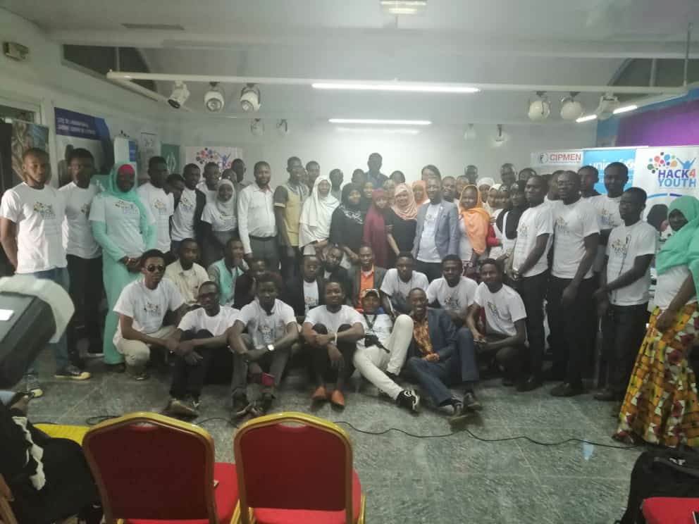 Rabiou_abode's tweet photo. Félicitations aux heureux gagnants de #hack4youth spécialement aux #cs de @CodeLoccol à travers le projet #adamadamou. Congratulations!!!! https://t.co/3bRBdgjV16