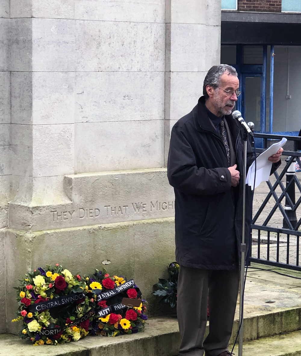 SwindonCouncil's tweet photo. Today, Swindon #StandsTogether to reflect on 75 years since the liberation of Auschwitz-Birkenau.
#HolocaustMemorialDay #HMD2020 #Auschwitz75 https://t.co/vHFWh0JPHh
