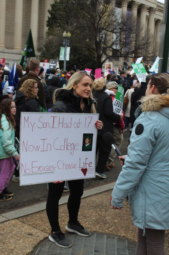 memocobos's tweet photo. A las mamás las reconocemos y declaramos como heroínas 

#FollowProVida #MarchForLife #march4LIFE @realDonaldTrump @POTUS #whywemarch @March_for_Life @StudentsforLife @UnplannedMovie #canadiansforlife @RebeccaKiesslin #savethe1 #conceivedinrape #prolifeman @40daysforlife https://t.co/PgjUJb5mUM