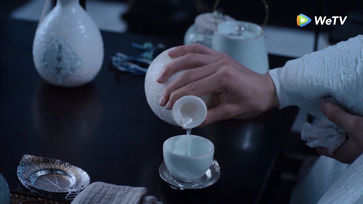 he didn’t just get wwx emperors smile,,, he’s literally serving him the liquor.