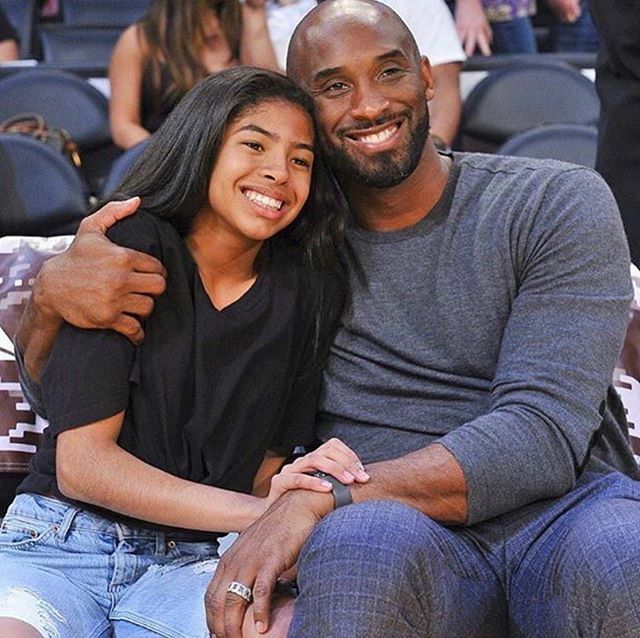 MarionD_Henson's tweet photo. Waking up with such a heavy heart. Praying that God grants those mourning peace and comfort. Held everyone a little closer last night. Sending prayers, light and love to Kobe’s family and all the families who are left to grieve and mourn. #kobe #blackmam… https://t.co/yitJRcw5BZ https://t.co/nKzkAXp9FP