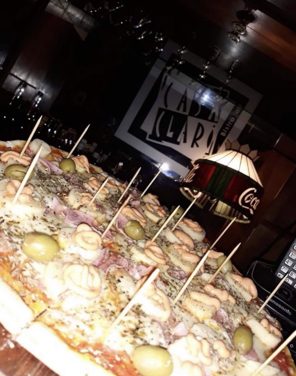 casaclari_py's tweet image. ANTILUNERO!!! Rt y contanos con quien compartirías esta pizza y porque🤔🤤