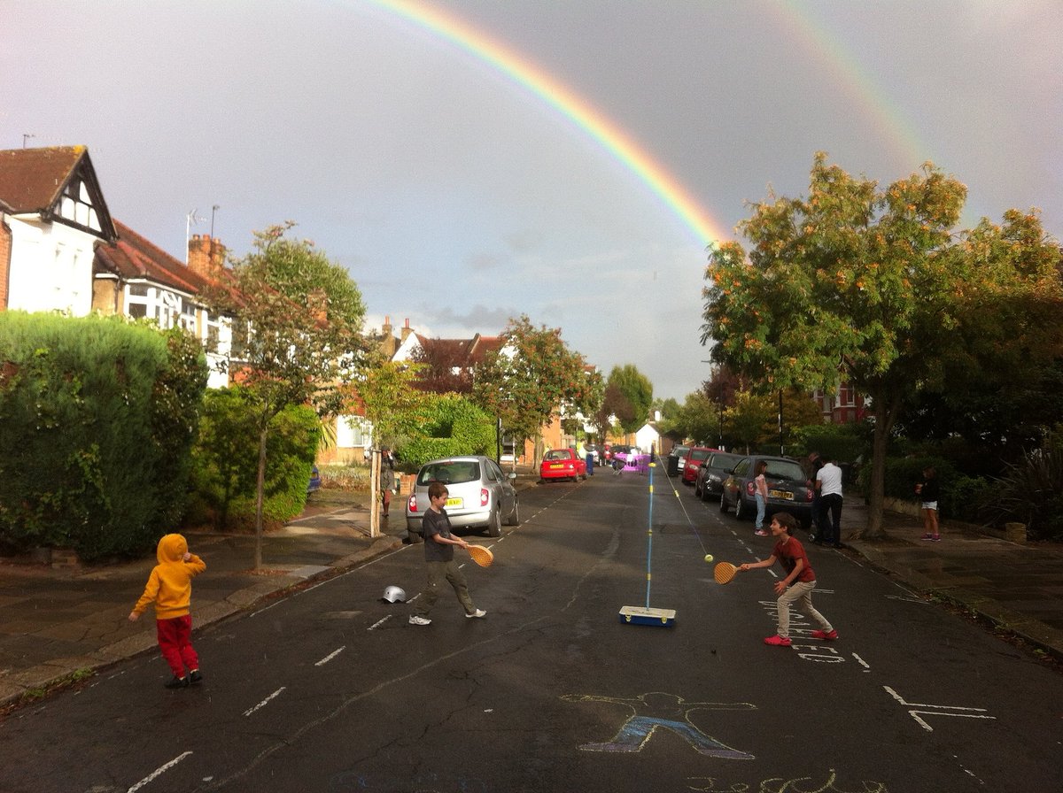 Are you looking to close your road to enable children to play out safely? Apply for a Playstreet today 🧒👧🧸⚽🚲🏀🎾 Playstreets help to improve air quality and also give you a chance to meet your neighbours. For more information email playstreets@ealing.gov.uk