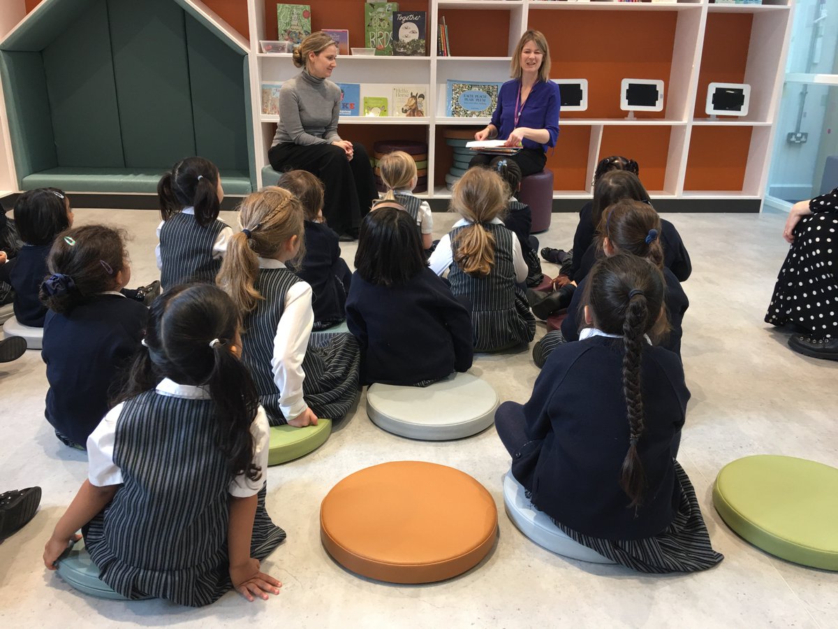 CroydonHighJnrs's tweet photo. Reception had a great morning visiting the library. #selsdonlibrary #lovereading #receptionclass #Fairytales #shareabook https://t.co/7nESv56uZ7