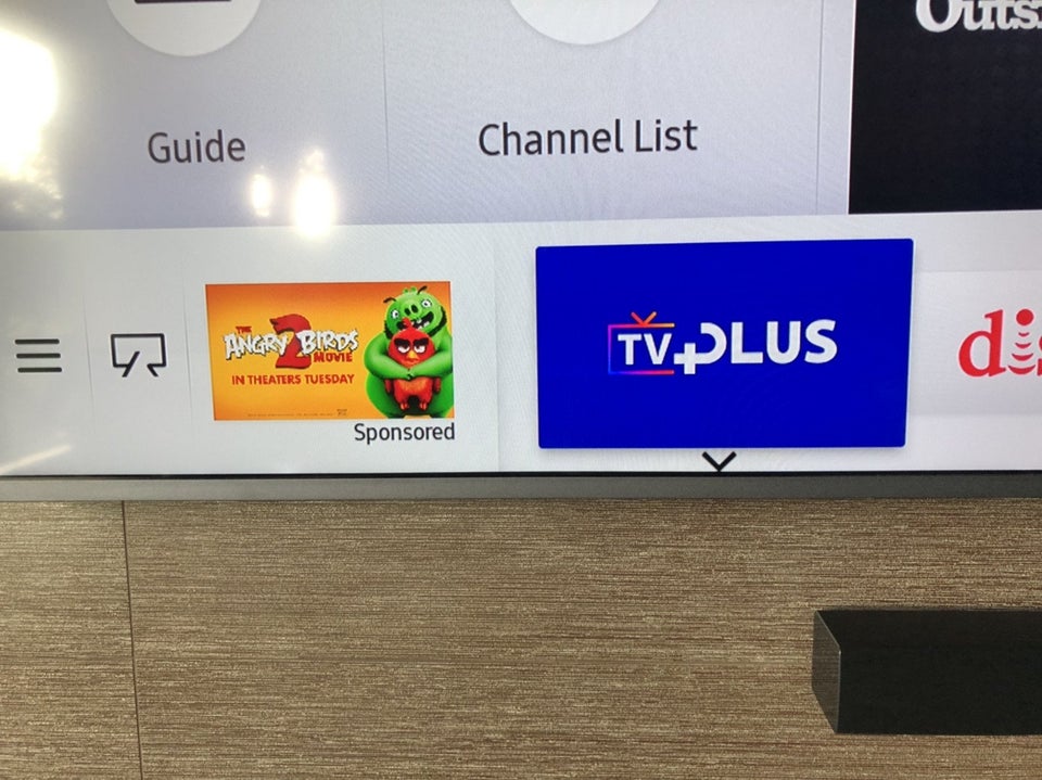 bannertag_com's tweet photo. #Ads can be too intrusive. What do you think about this? Unremovable ad on $2,500 Samsung Smart TV. #Advertising #Design #Samsung #SmartTV #TV #MondayMorning https://t.co/5IveLhba6N