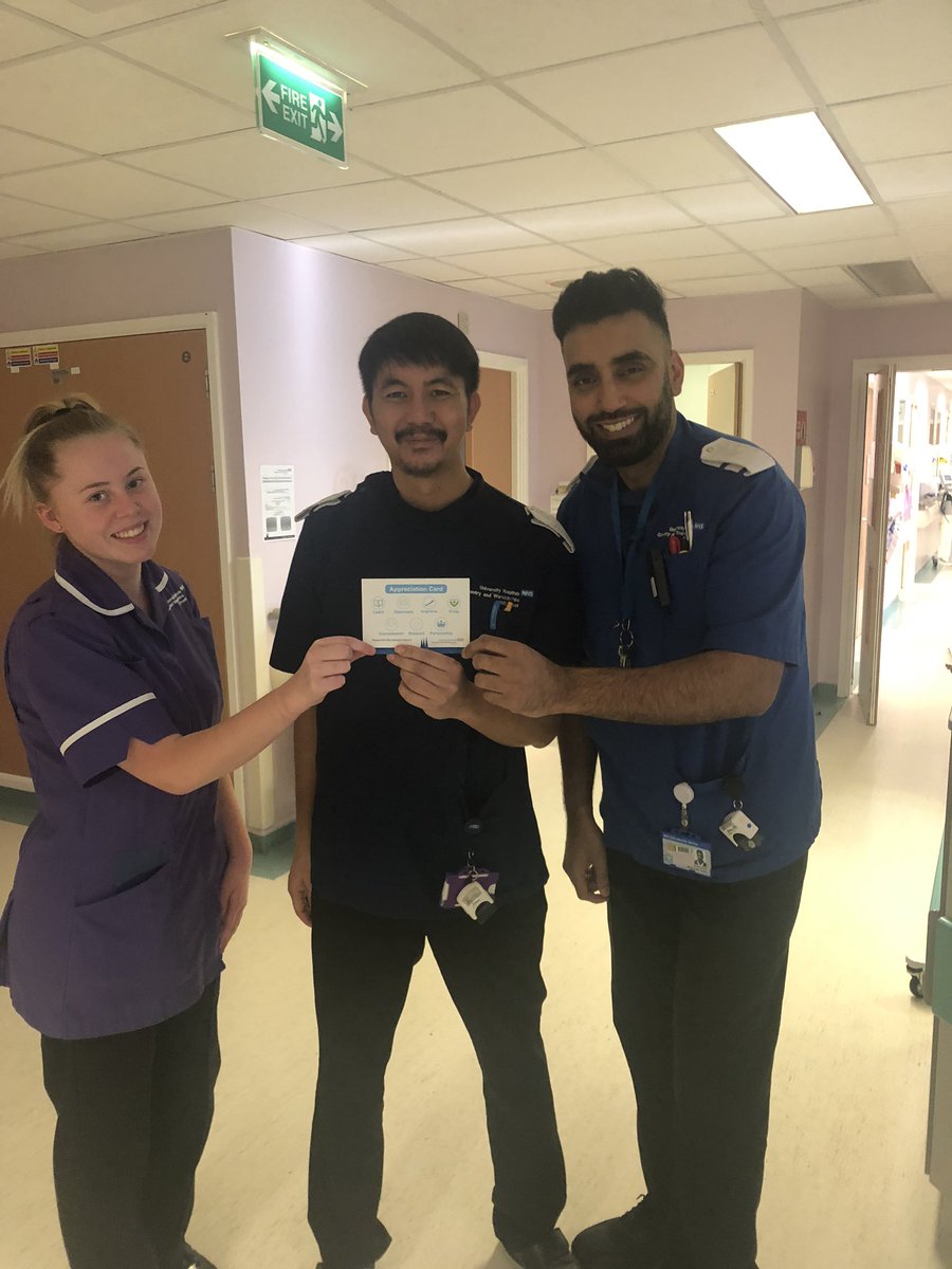 Congratulations ward 40 who achieved ward of the week for working collaboratively as a team to achieve their AM targets throughout the week & weekends🌟#teamUHCW #simpledischarge @BrigstockTracey @MarieFogarty7 @VanessaMC_uhcw @staceywaldronMM @Jatindersinghu4