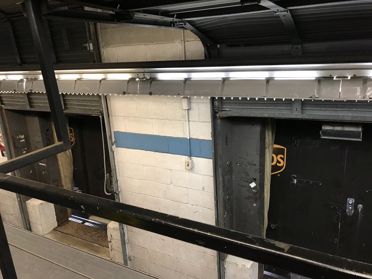 #DoorsDown in the Dubois Center! Great job Dubois Preload👊This is how you start Mondays #ProudUPSers #UPS #SafetyFirst  #TogetherWeAreUPS