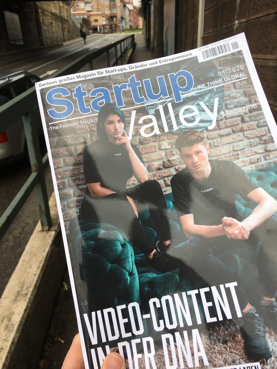 startup_valley's tweet photo. 👉 StartupValley Magazin on tour 👈
⠀
Video-Content in der DNA: 25 MATE-Gründer Kati Karenina und Felix von der Laden

https://t.co/3hQHKhUn5b
⠀
#video #youtube #25mate #spielkind #katikarenina #felixvonderladen
#magazinecover #startupvalley #street #streetphotography https://t.co/rrssaxDNeS