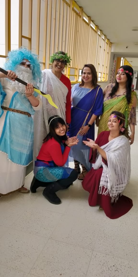 SaigalRidhi's tweet image. An enthusiastic teacher spices the class with excitement, enjoyment, and anticipation; engages students to participate; and stimulates them to explore. 
Teachers perform a role play for students to understand the roles in the ‘Ancient Roman Society’. 
#LoveForTeaching, #TBSDelhi