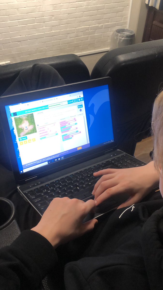 Using code.org to learn the basics of JavaScript #hourofcode #code2020 #Kokkedalskole