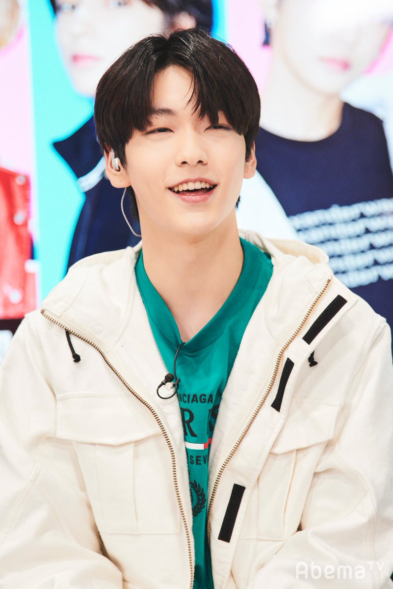 csbpics's tweet photo. shiniest smile in the whole world https://t.co/yYzOAkqY8O