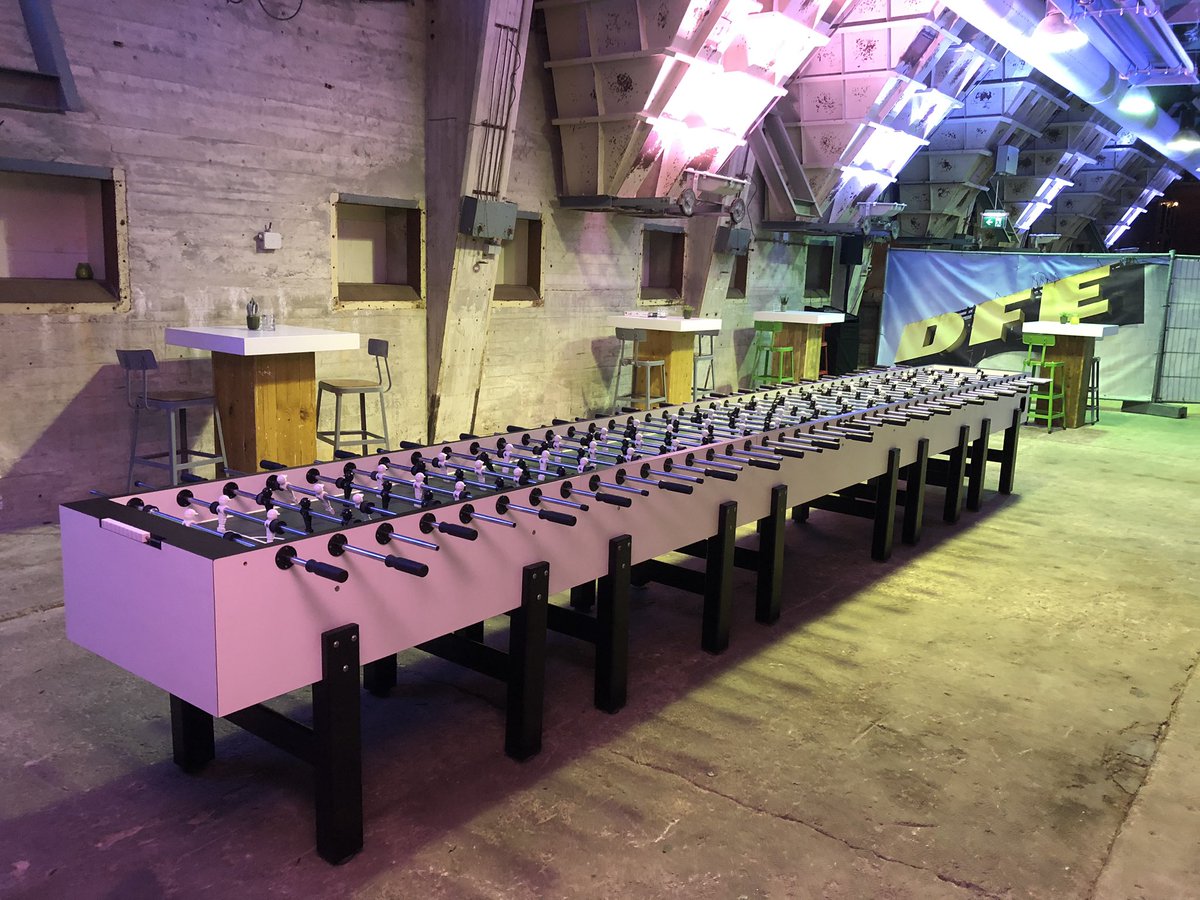 Kickerprofs's tweet image. We zijn sportief het weekend ingegaan. XXXL22 voetbaltafel #saamhorigheid #sportief #event #bedrijfsfeest