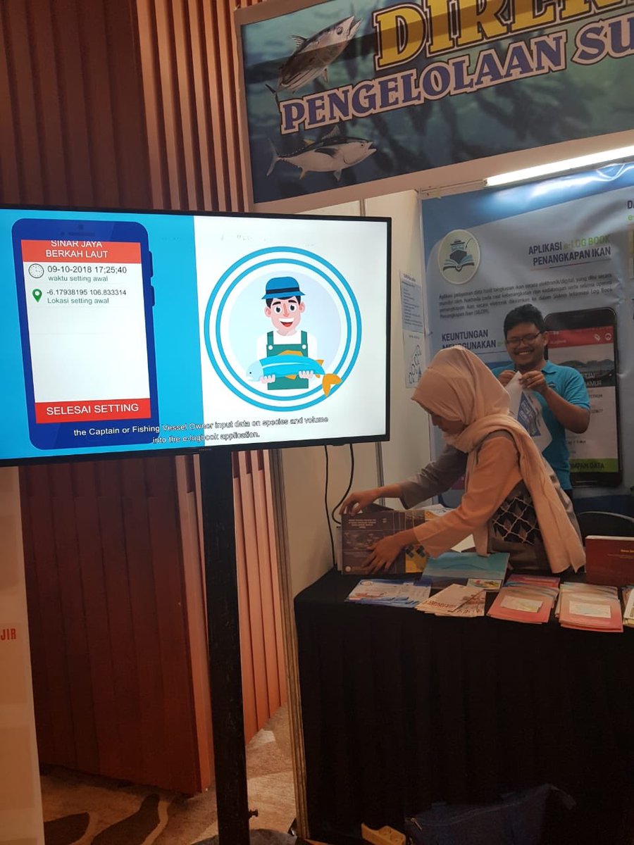 DitPSDI's tweet photo. Dit. @DitPSDI turut serta dlm stand pameran pada Rakernis @djpt_kkp @kkpgoid di Palembang 27-31 Januari 2020. Informasi mengenai LPP WPP, RPP, E-logbook, Observer dan RFMO dlm bentuk leaflet, poster dan buku dapat di peroleh disini.. cc: @Edhy_Prabowo @mzulficar @Om_trian https://t.co/TY3Kzkreoc