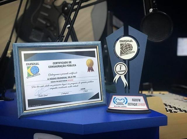 MundialFMIjui's tweet photo. Seguimos ganhando prêmios 🏆 
Rádio Mundial FM é a emissora destaque 2019/2020, conquistando o primeiro lugar na pesquisa de opinião pública na cidade de Ijuí 👏 
Agradecemos a todos os ouvintes e clientes que estão conosco e tornam a Mundial A MARAVIL… https://t.co/v7YepS7IHA https://t.co/nnUvtWXMqK