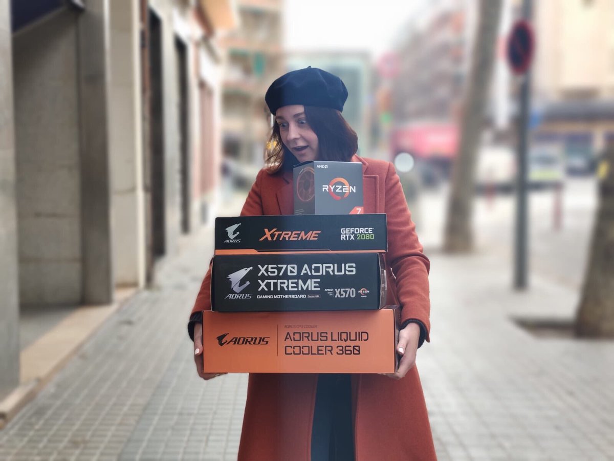 aorus_es's tweet photo. Cuando tu novia ha aprendido el precio de tu PC 🤔🙄🧐🤣🤣🤣

#pc #aorus #gigabyte #gamingPC #topPC #pcbuild https://t.co/1FIfediudD