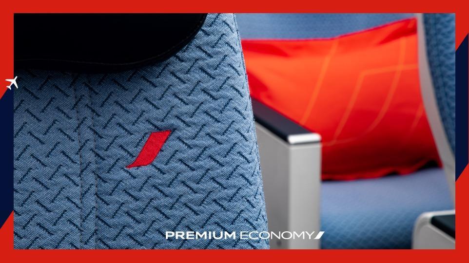 AirFranceFR's tweet photo. Voyager, façon #AirFrance.
La cabine Premium Economy de nos #AF350, accueillante et élégante, vous attend ✈️ https://t.co/SEwqQrCy1K https://t.co/iw9YIlA4kf