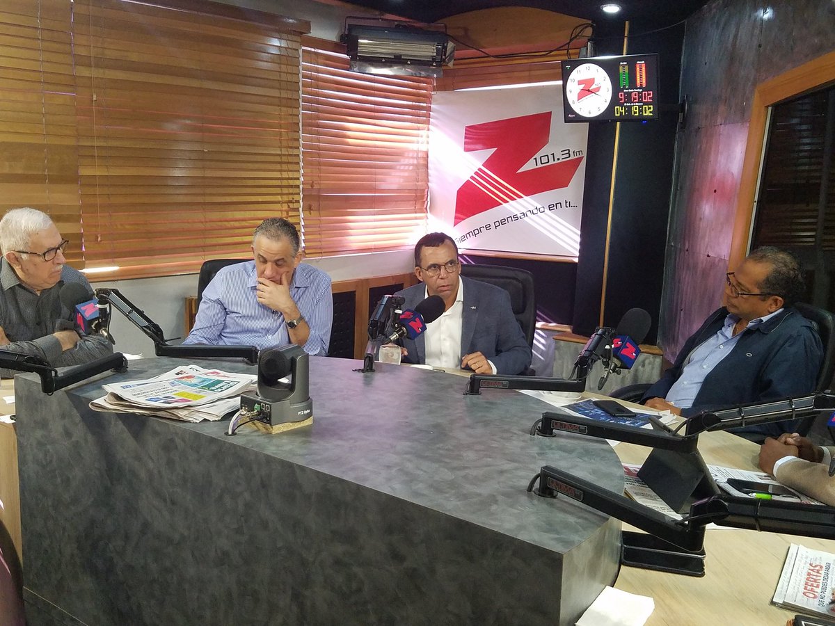 * AHORA POR LA Z 101 F.M. ENTREVISTA  ANDRES NAVARRO *

#Comunican presente!