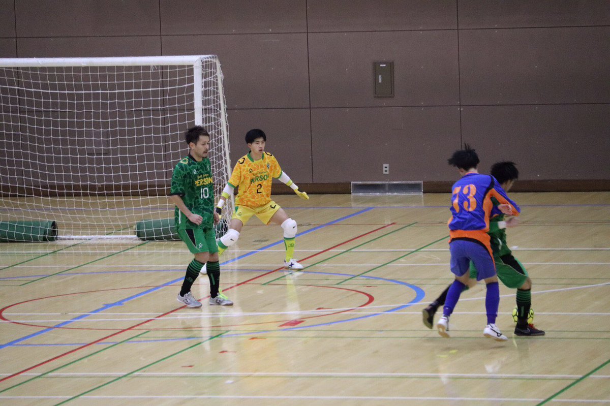 菖蒲 碧 Aoi Shobu 膝サポーターをspにしました 使いやすいです Munichのcontinental グローブはサイバトロン 見えないけどソックスはactivital 自分のベストな装備だと思う もっと技術磨かないと恥ずかしいぞ あとはベースフードで体づくり フットサル