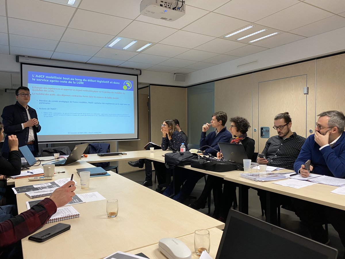 Fnau_urba's tweet photo. #mobiliten#planification séminaire de travail @ademe @fnau avec @Min_Ecologie @l_AdCF @France_urbaine #fedescot @ANPP_Pays @cerema https://t.co/Q2ob5uzvoK