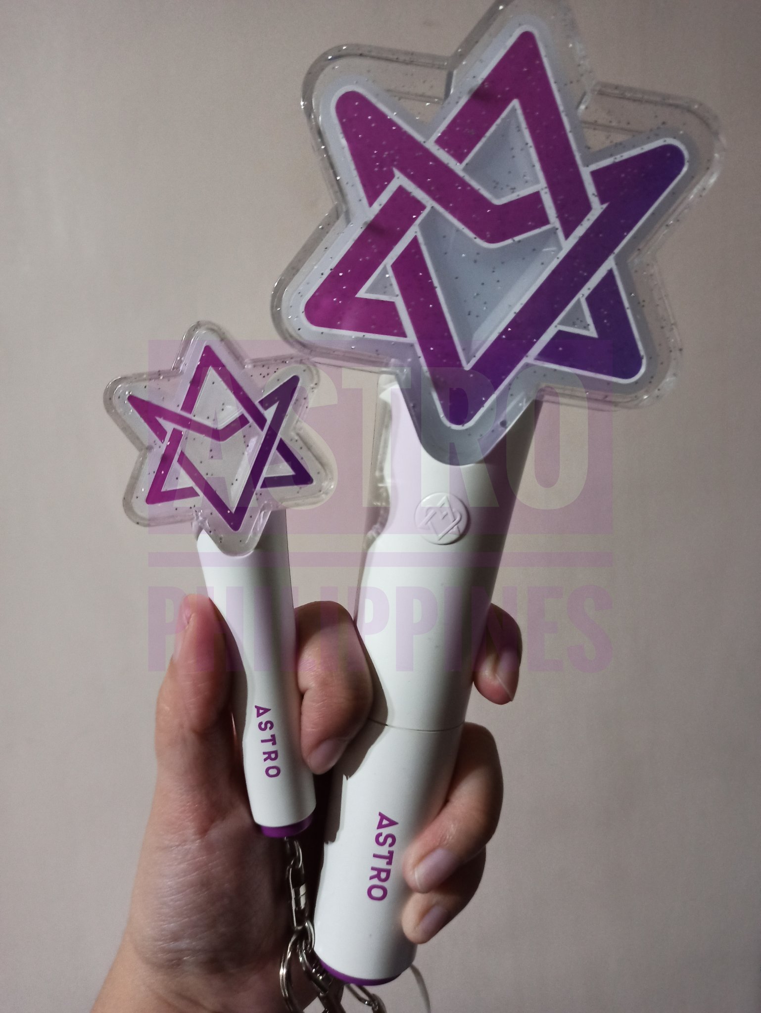 ASTRO Official Light Keyring — Dumber Studios