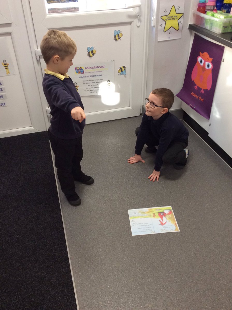 Y5ClassWarwick's tweet image. This morning we have been role playing our new story &apos;The Gingerbread Man.&apos; We created freeze frames of different parts of the story in groups. @AETAcademies @MeadsteadHead #remarkablelives #DiscoveringWhatsPossible