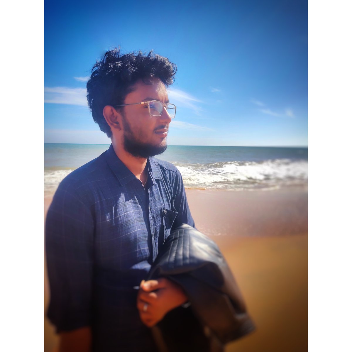 seenivasanrsn's tweet photo. Fresh 🦋 and tired 💤 
.
.
#beard #beardlove #lovemyself #loveme #funride https://t.co/hU6CyEabjU