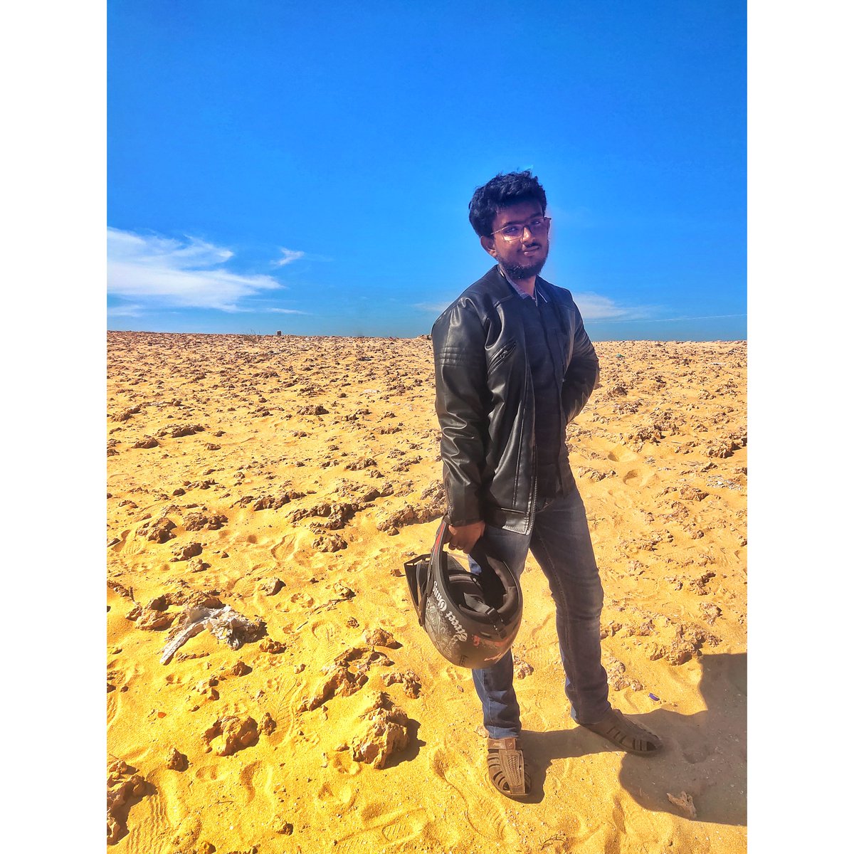 seenivasanrsn's tweet photo. Fresh 🦋 and tired 💤 
.
.
#beard #beardlove #lovemyself #loveme #funride https://t.co/hU6CyEabjU
