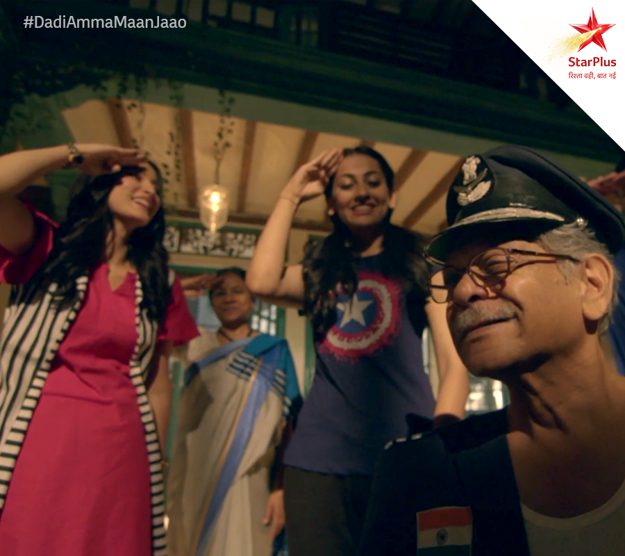 StarPlus's tweet photo. Celebrating Republic Day, Wing Commander Vijay Pradhan style… We are totally loving this!

#DadiAmmaMaanJaao https://t.co/RfizleMHtk