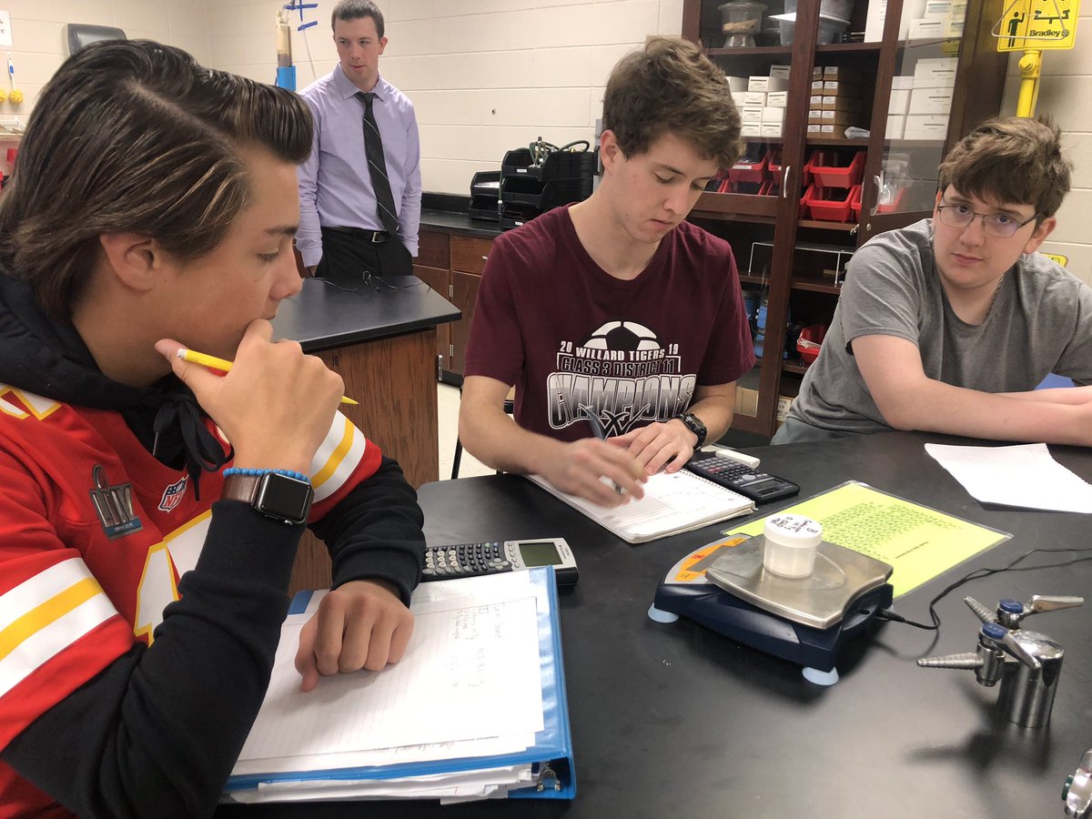 WillardScience's tweet photo. Challenge lab.  What compound is in the container? https://t.co/NkjTW7dvU6