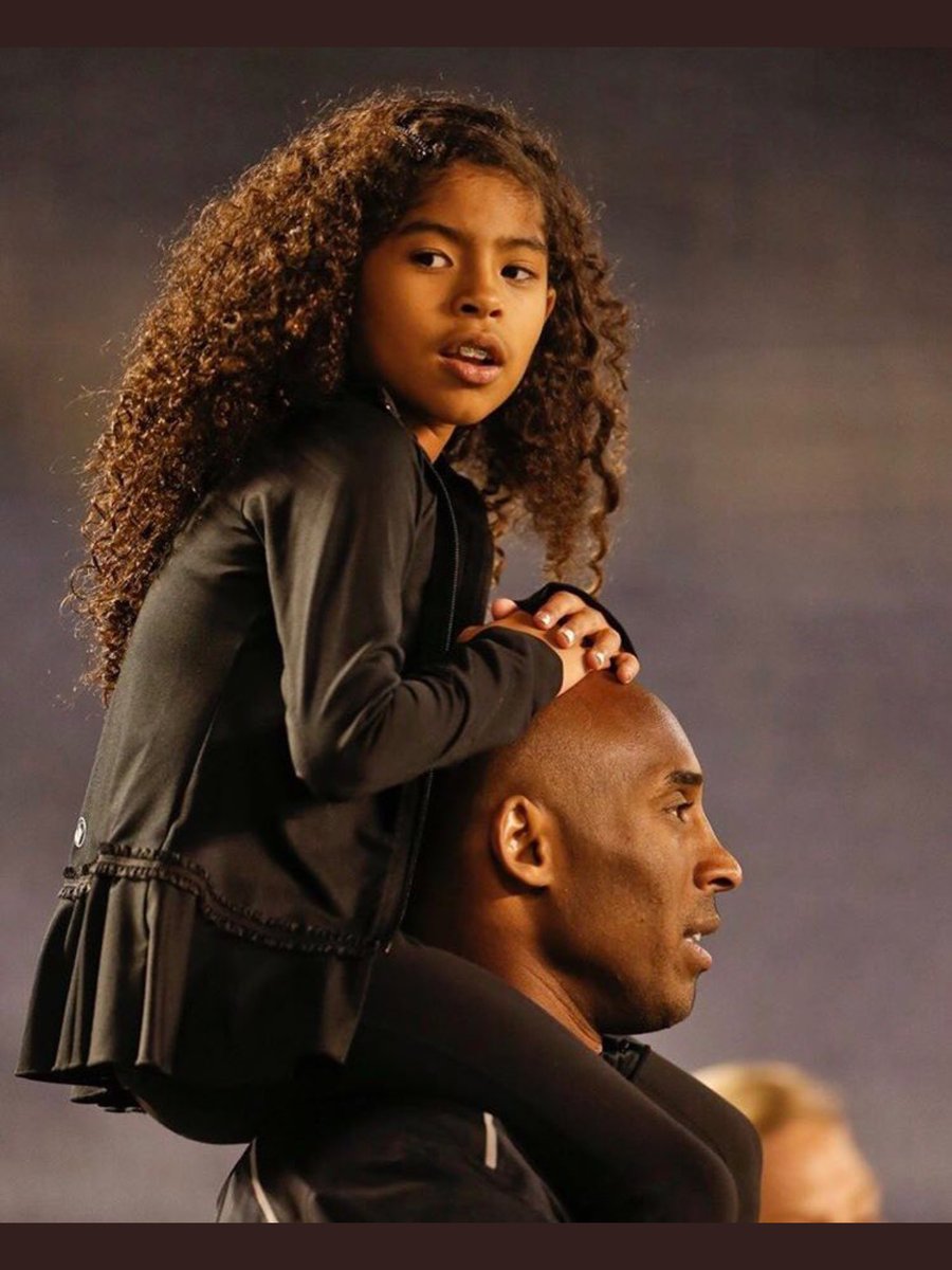 Maytuit11's tweet photo. Es triste perder al que ya era una leyenda, pero más triste es que unas niñas no puedan llegar a serlo nunca. DEP #KobeBryant https://t.co/wpuekxFtF2