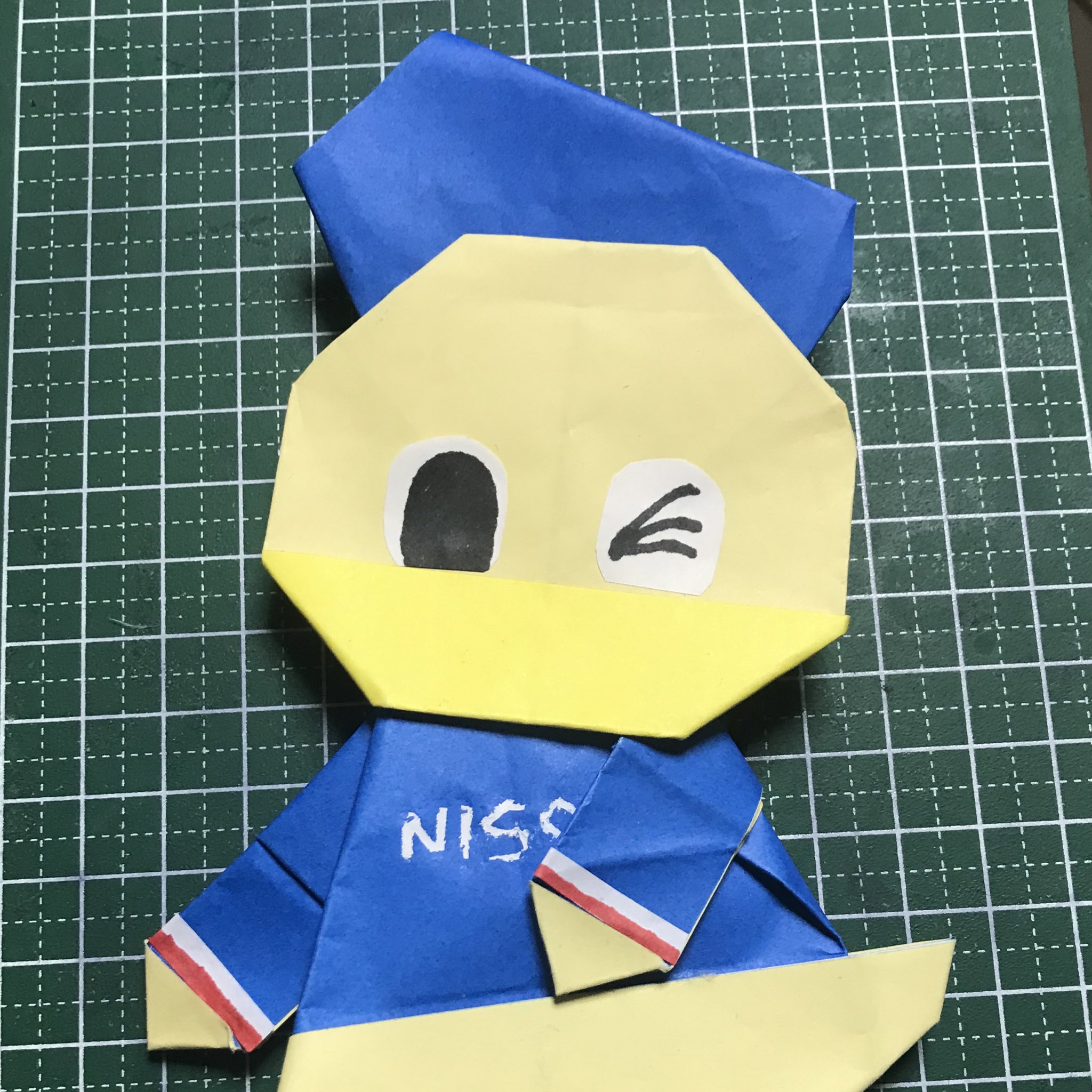 くりあ Vsローマ ドナルドの折り紙をマリノス君風にアレンジしたら 意外と上手くできた 下半身裸だけど 笑 T Co Nyosvsdypw Twitter
