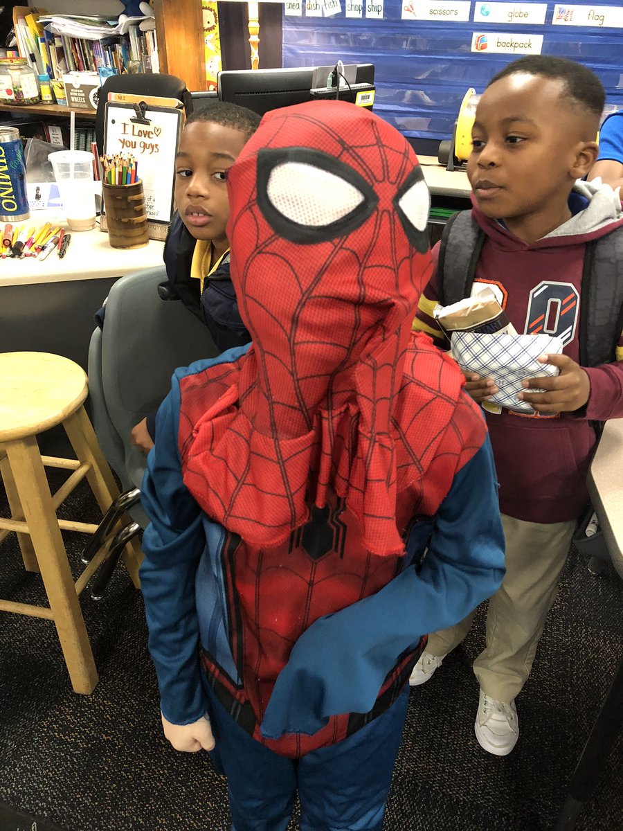 LibraryTera's tweet image. Reading gives you super powers! We are kicking off Celebrate Literacy week by dressing like our favorite super heroes. @HCPSLambES @hubofschool @PtaLamb