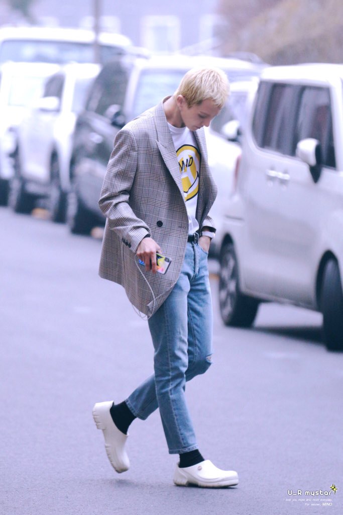 loving these pics of mino sm it hurts