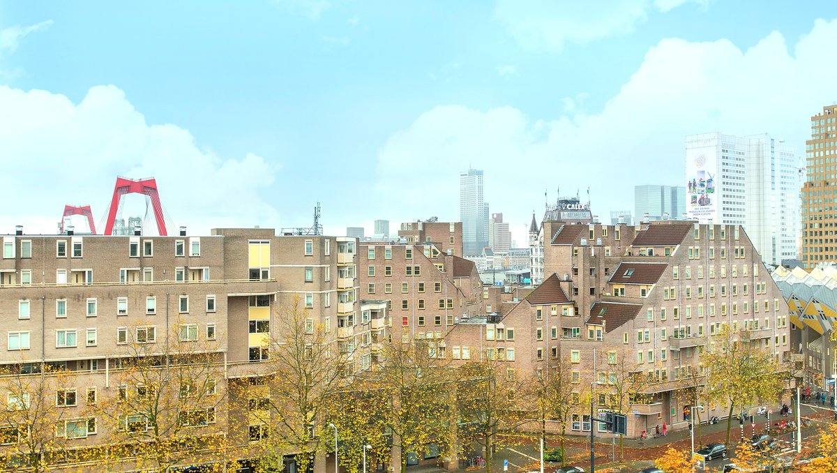 Wat een stoere stad! De tweede overdracht van vandaag met een fantastisch uitzicht.

Kopers van harte gefeliciteerd met de aankoop van dit TOP appartement. Verkopers dank voor weer een succesvolle en prettige samenwerking.

Ook uw appartement verkopen? Wij staan voor u klaar!