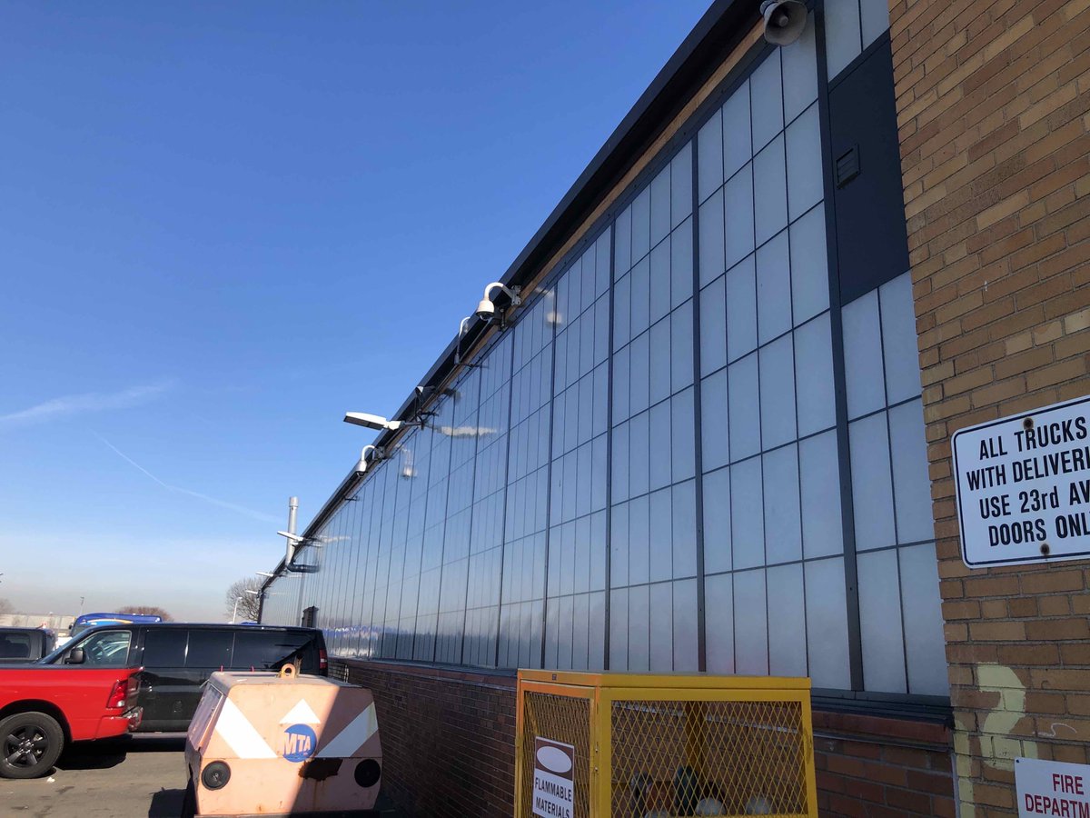 LitehouseBuild's tweet photo. When Functionality meets Design. Our Kalwall panels at LaGuardia Bus Depot in Queens, NY are looking great! The panels let daylight enter the building while maintaining the inside temperature in the Bus Depot 🚌👷‍♂️👷‍♂️ #MTA #MTABusCompany #NYCT #Construction https://t.co/VVME6I0n2G