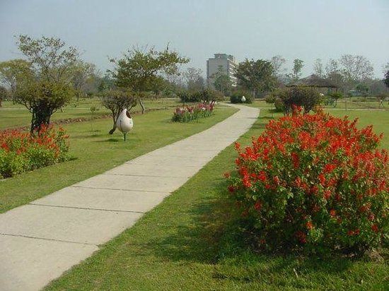 FreemyspaceG's tweet photo. Leisure Valley Park is one of the parks in #Gurugram which spreads over a square kilometres space and has a jogging park, a garden, musical fountains and a restaurant that makes it an apt recreational park

Timings: 5 - 9 PM (all days of the week)
Entry Fee: No Fee https://t.co/rkEQikM7VB