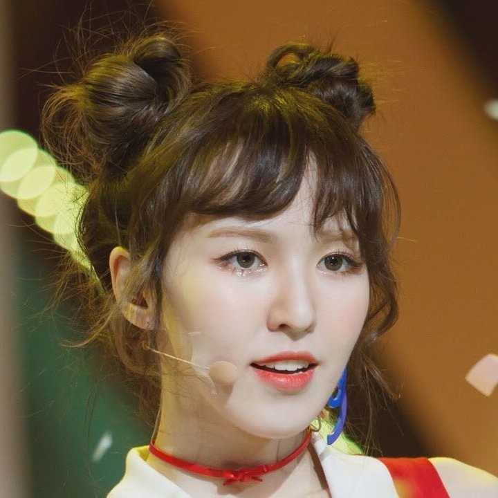 Day 33Who else misses Wendy's pucca hair? 