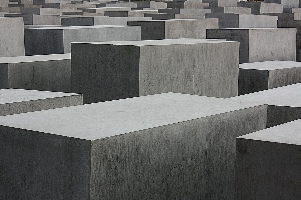 'Memorial to the Murdered Jews of Europe', Berlin. Image by Kalahari, Pixabay
