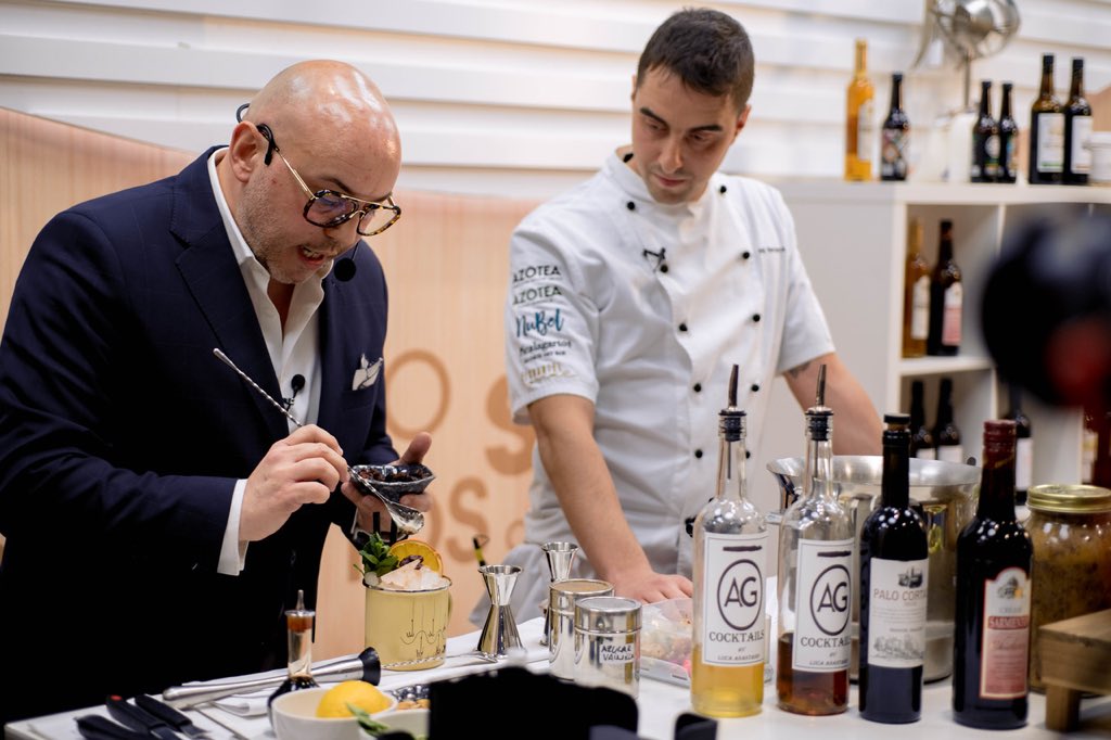 Remembering the experience in <a href="/madridfusion/">madrid fusion</a>...presenting La Borrasa Julep for <a href="/ElCuarteldelMar/">El Cuartel del Mar</a>, elaborated with brandy infused with mix of spices, Palo Cortado and P.X. wines, orange blossom honey, fresh mint, raisins, sparkling wine..paired with a tuna rillette by <a href="/manuberganza/">Manuel Berganza</a>
