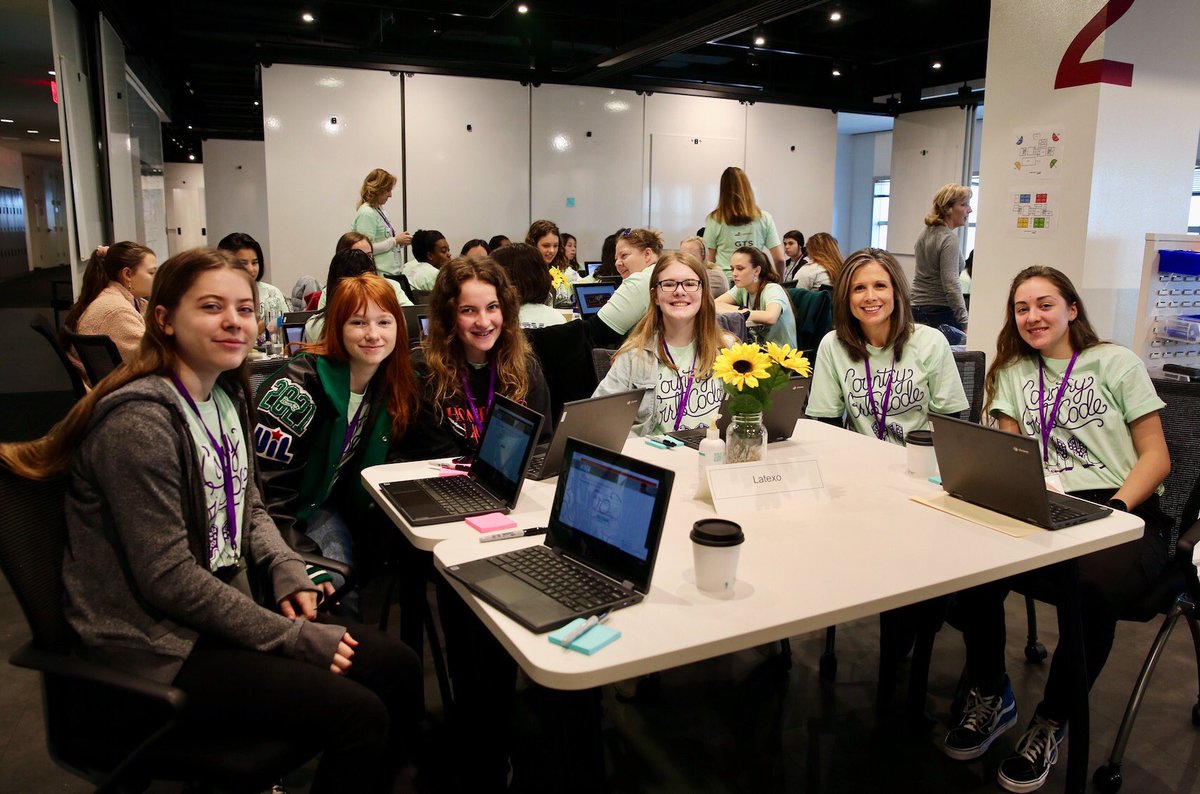 AdilsonChicoria's tweet image. RT ibmdesign &quot;RT poofichu: This weekend I had the privilege of co-organizing our 5th annual #CountryGirlsCode event. We had high schoolers from 9 rural Texas districts visit ibmdesign to learn from 11 women mentors who work in all different fields of… https://t.co/f7SzEDiFk8&quot;