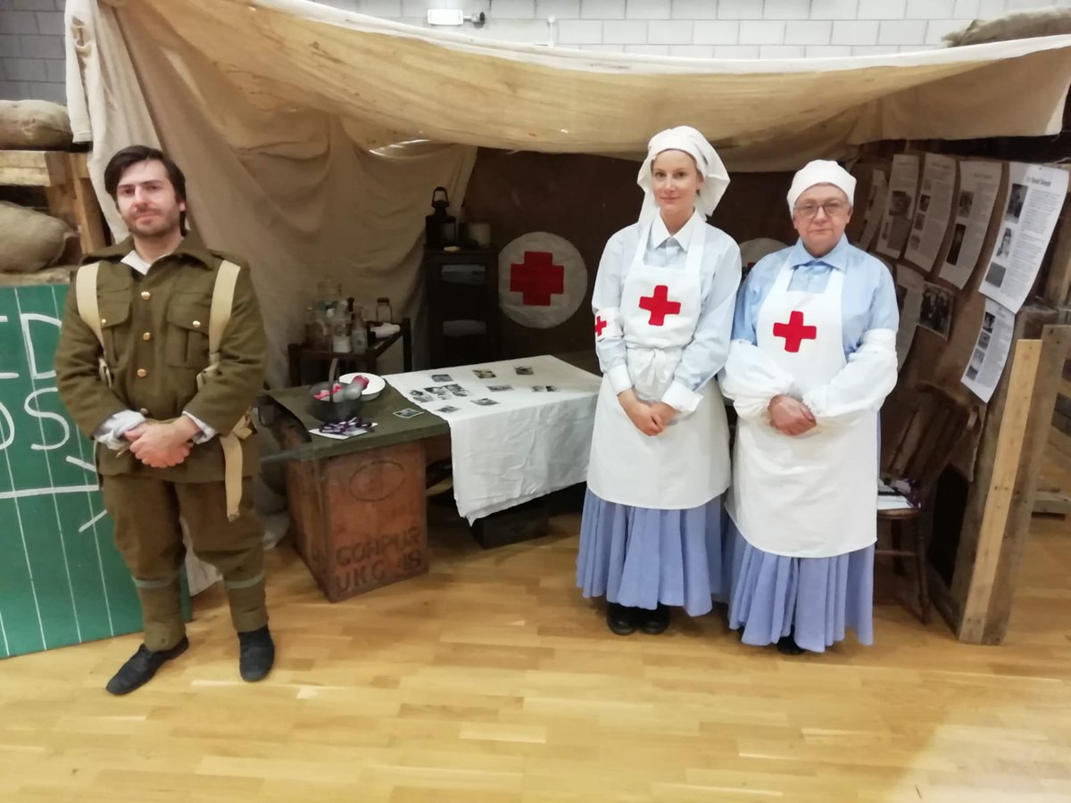 HistoryTroupe's tweet image. Bringing the western front to @KSAcademy1 Thank you to the amazing staff and inquisitive students that explored the #innovations being developed during #WWI. #TrenchAndTriage #workshop #history #medicine #design #science #MarieCurie #ThomasSplint #HaroldGillies #CarrellDakin