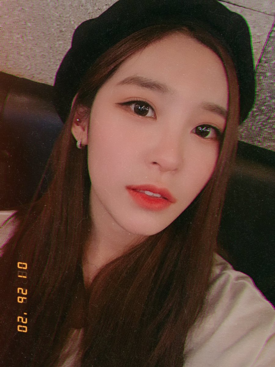 busterswrld's tweet photo. new hyeongseo pics via fancafe https://t.co/87Es26JNyA