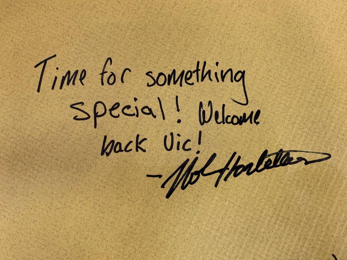 RichNye13's tweet photo. #Pacers fans can sign a welcome back banner for @VicOladipo inside the @TheFieldhouse pavilion today &amp; Tuesday 10am-5pm. Will hang outside main entrance Wednesday when Oladipo makes his return against the #Bulls. Fans welcome Vic back &amp; say goodbye to #KobeRIP at 5:30 pm @WTHRcom https://t.co/cLdBy4Qnex