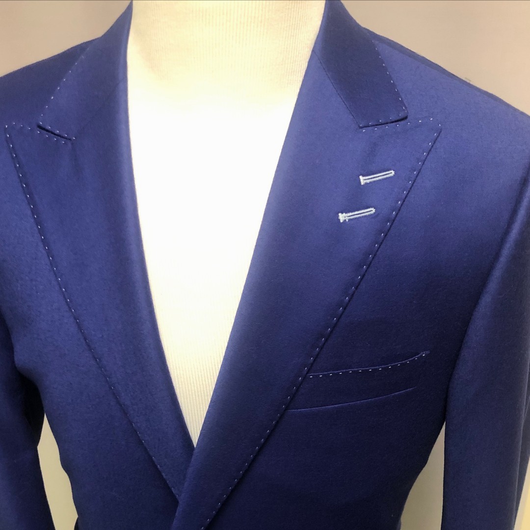 USClothier's tweet image. While Harry and Meghan left the Royal family the Queen will want to recruit you in this Royal Blue milled finish peak lapel custom suit. The double lapel contrast buttonholes and contrast pic stitching add a custom touch #TGCustom #RoyalFamily #HerMajestytheQueen #ContrastStitch